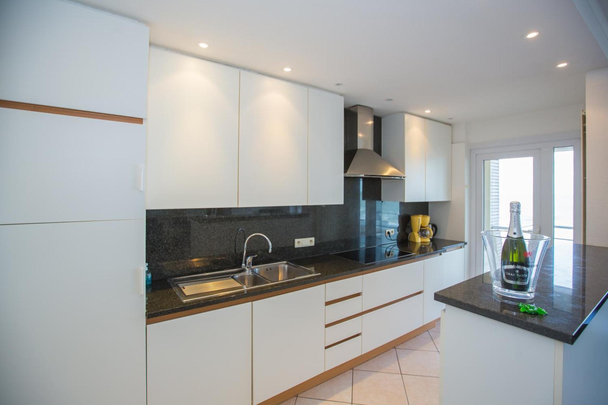 Bright Apartment With Sea View ออสเทนด์ ภายนอก รูปภาพ