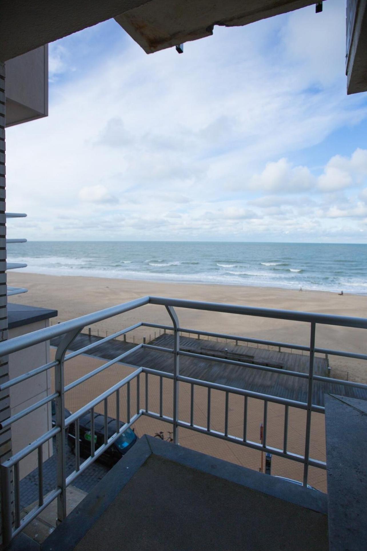 Bright Apartment With Sea View ออสเทนด์ ภายนอก รูปภาพ